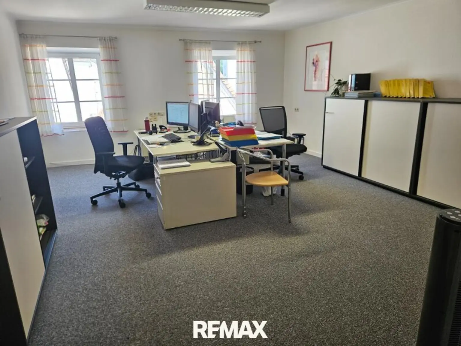 Zimmer-Büro im 2.OG