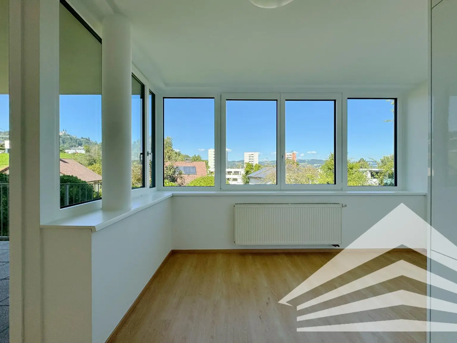 ***Traumhafte 2 Zi.-Wohnung mit Balkon, Eigengarten & TG-Platz am Fuße des Pöstlingbergs***