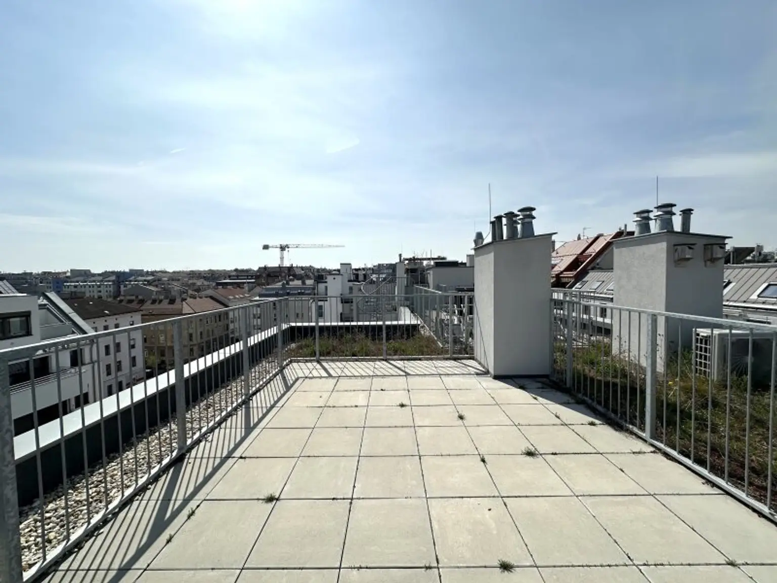Hier werden Träume war! Exklusive 4-Zimmer Maisonette-Wohnung mit ca. 113 m2 sowie eigener Dachterrasse in ruhiger Lage