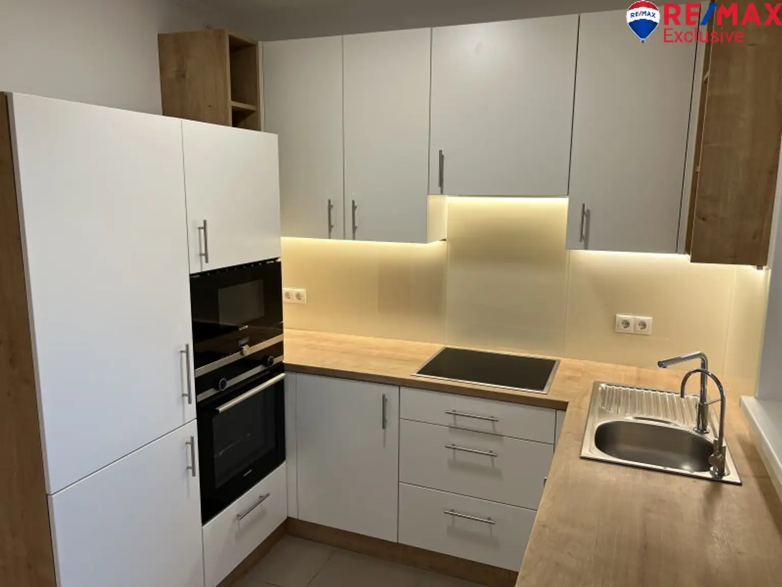 Wohlfühloase im Dachgeschoss: 3-Zimmer-Wohnung mit Balkon in Unterwaltersdorf!