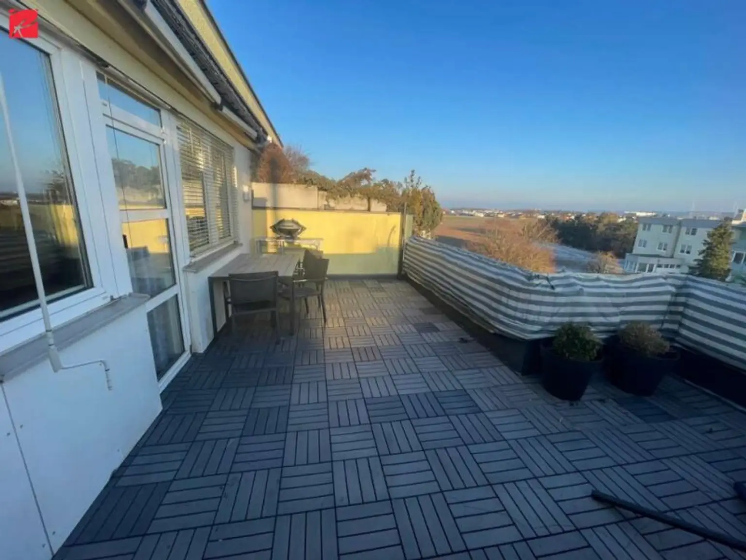 Moderne Maisonette-Wohnung + sonniger Dachterrasse inklusive