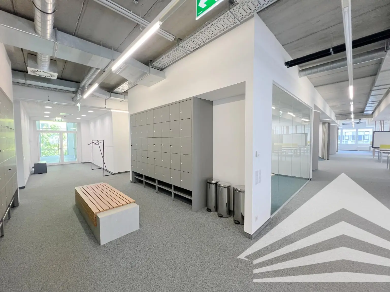 Hochwertiges Büro mit Terrasse in Zentrumsnähe! Parkplätze!