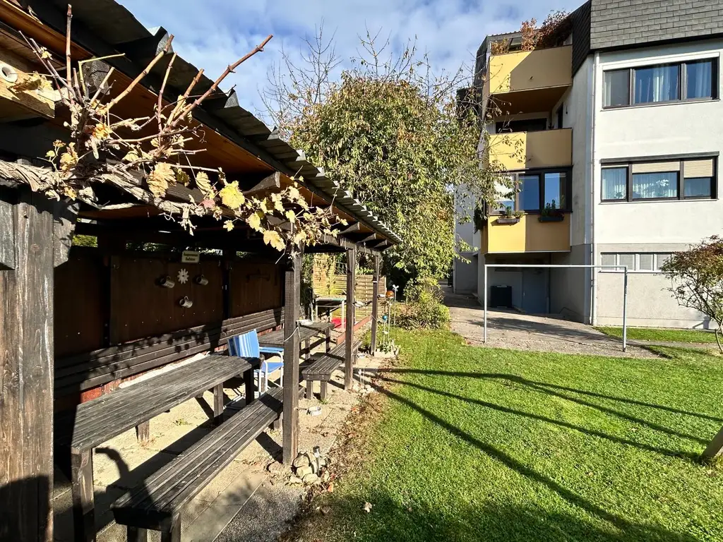 Großzügige 5 Zimmerwohnung inkl. Loggia und Garagenstellplatz