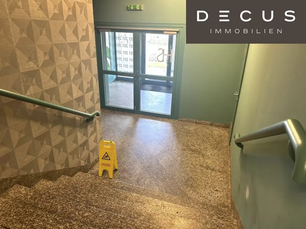 + + + NUSSDORFER PLATZ + + + hochwertiges 3-Raum-Büro + + +