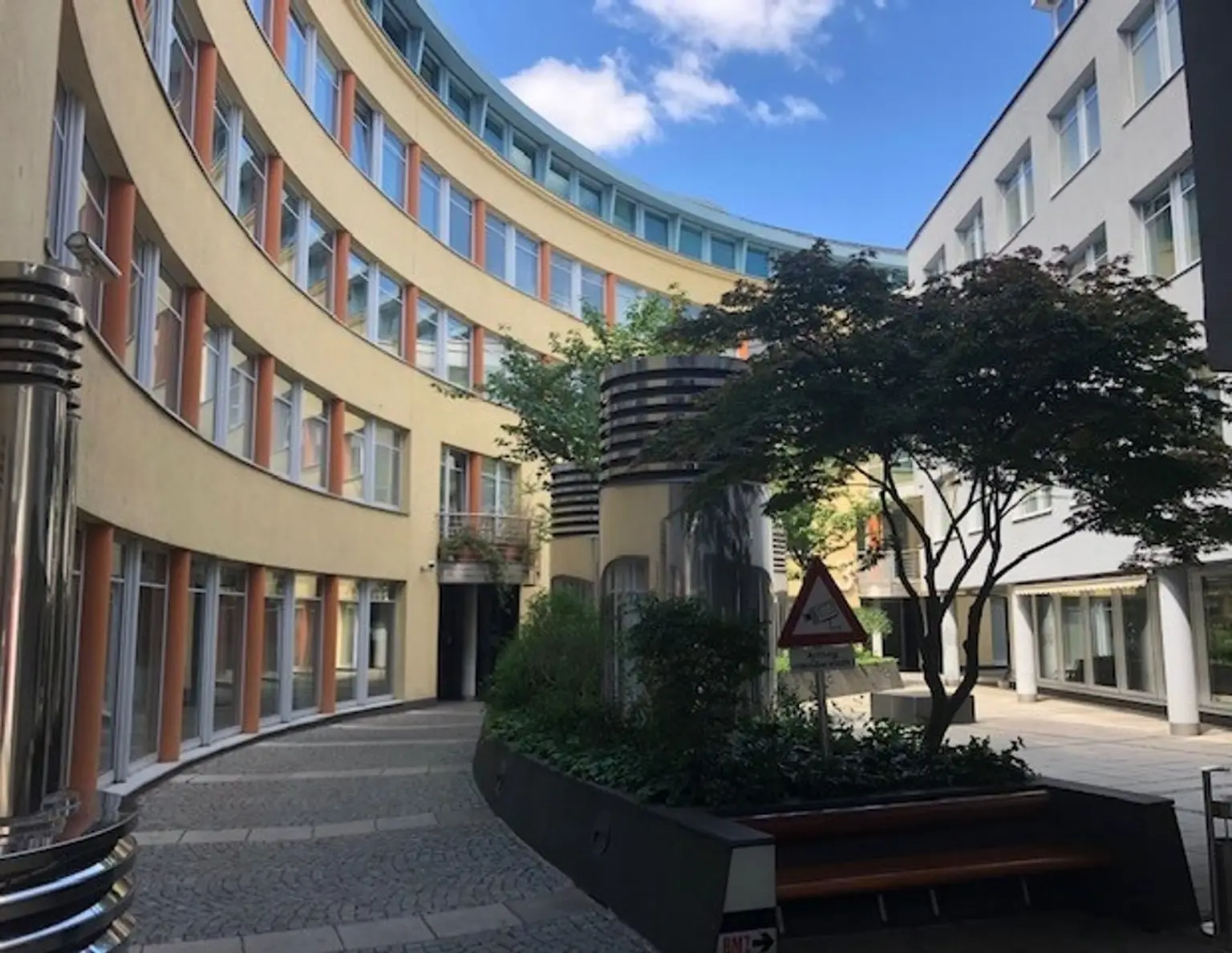 Büro im Pharos Haus mit Terrasse zu mieten