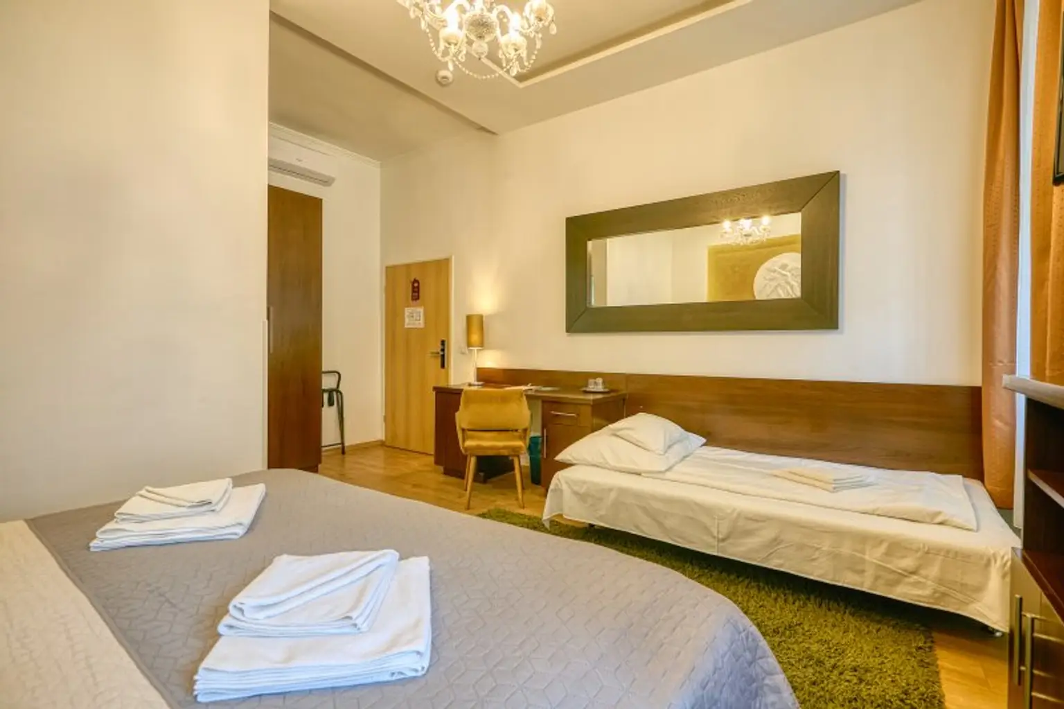 +++ Historischer Immobilienkomplex im Herzen von Sopron mit vielseitigem Entwicklungspotenzial +++