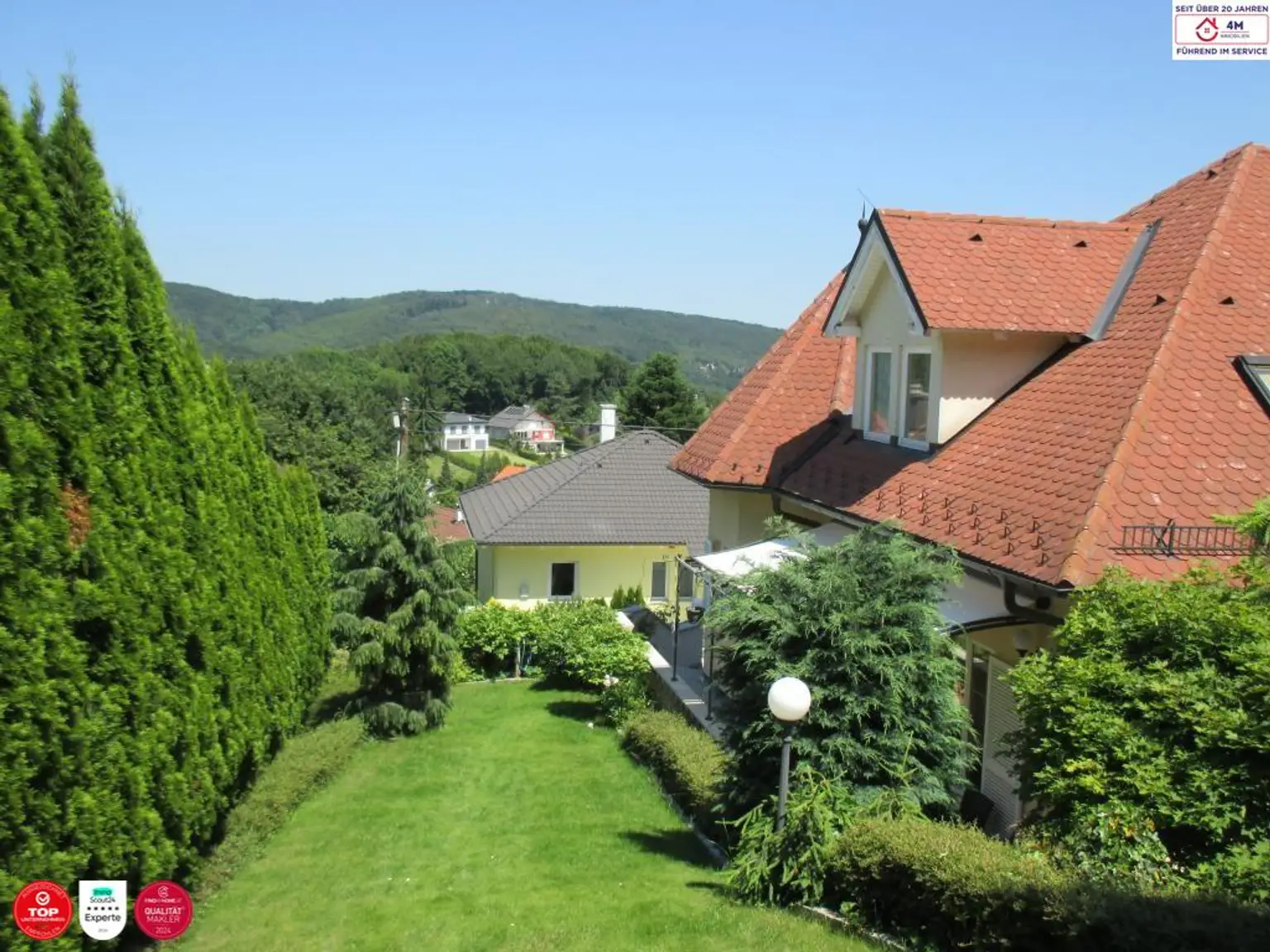 Exklusiv eingerichtete Villa mit orientalischem Hauch in absoluter Ruhelage in einer der begehrtesten Wohnlagen des südwestlichen Wienerwalds
