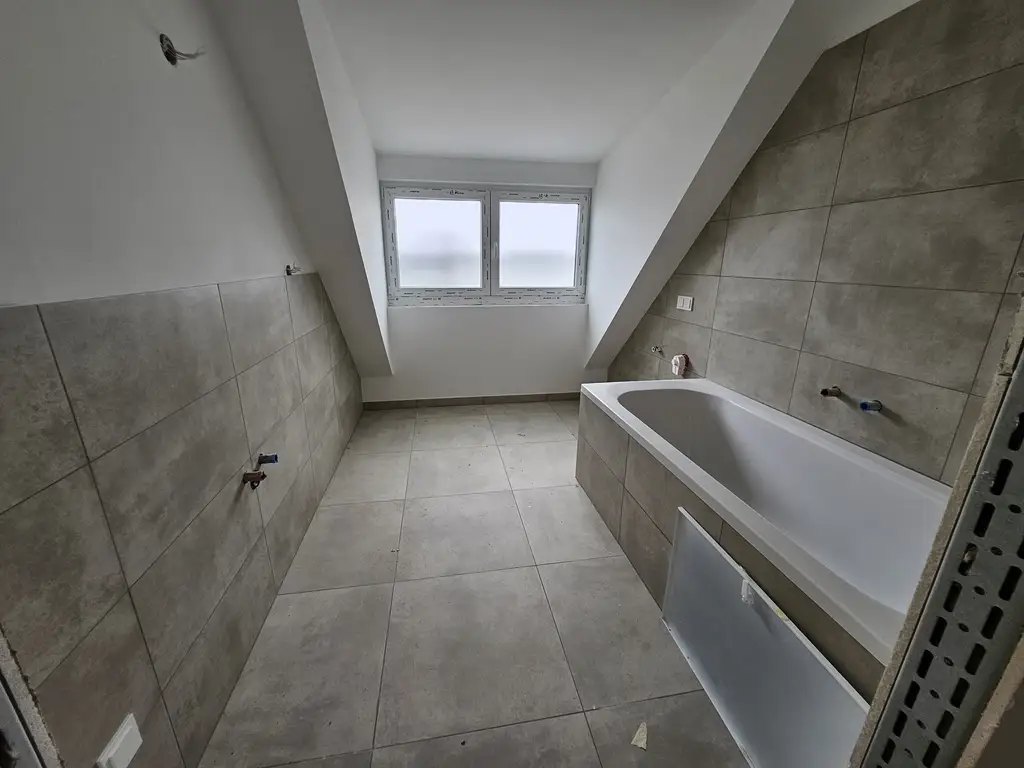 Erstbezug mit Stil: 2-Zimmer-Wohnung mit Loggia und großzügiger Wohnküche