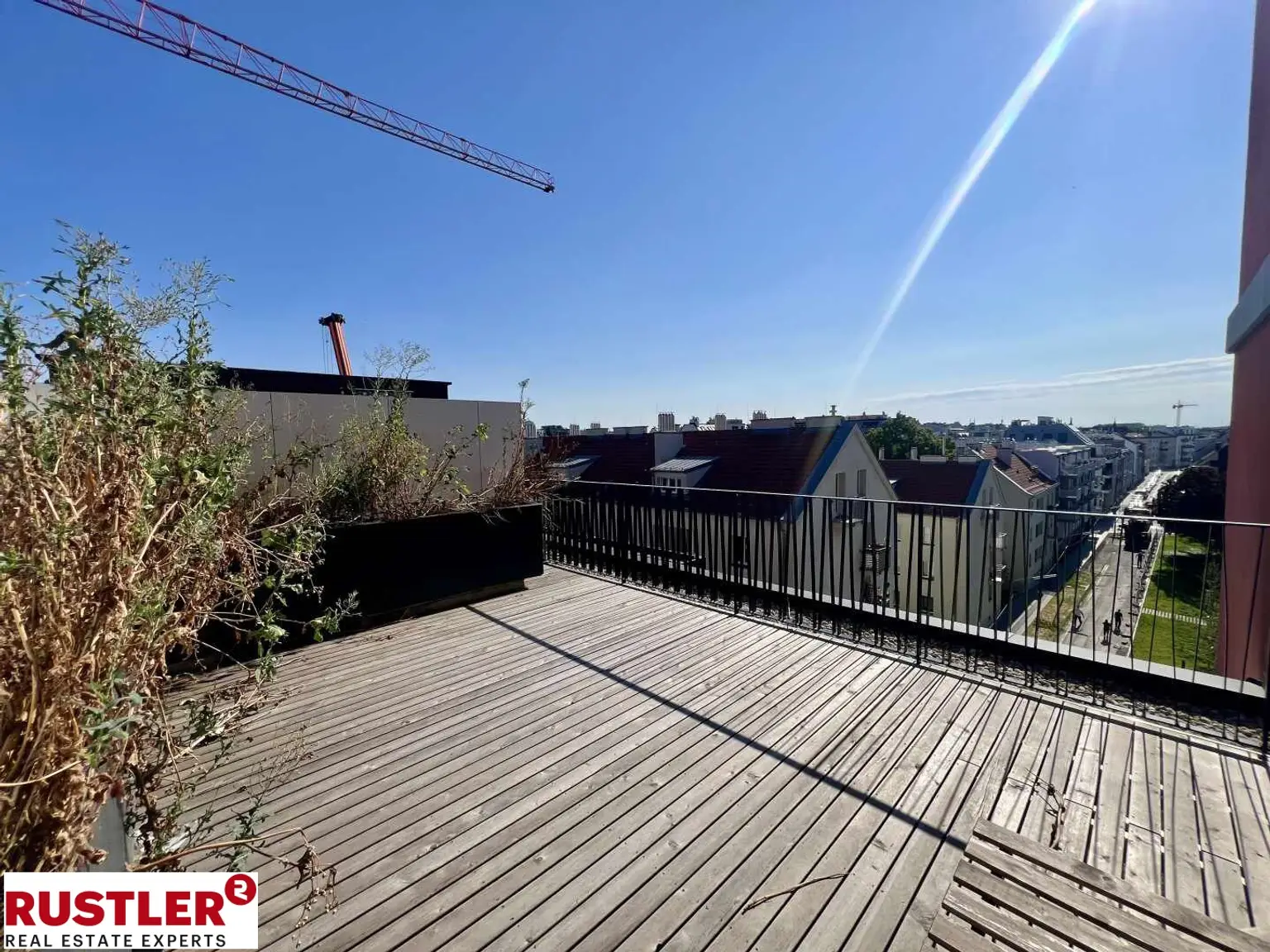 **ATTEMSGARTEN - HOCHWERTIGE 4 Zi WOHNUNG INKL. KÜCHE - 2 TERRASSEN - 2 BÄDER UND FITNESS**