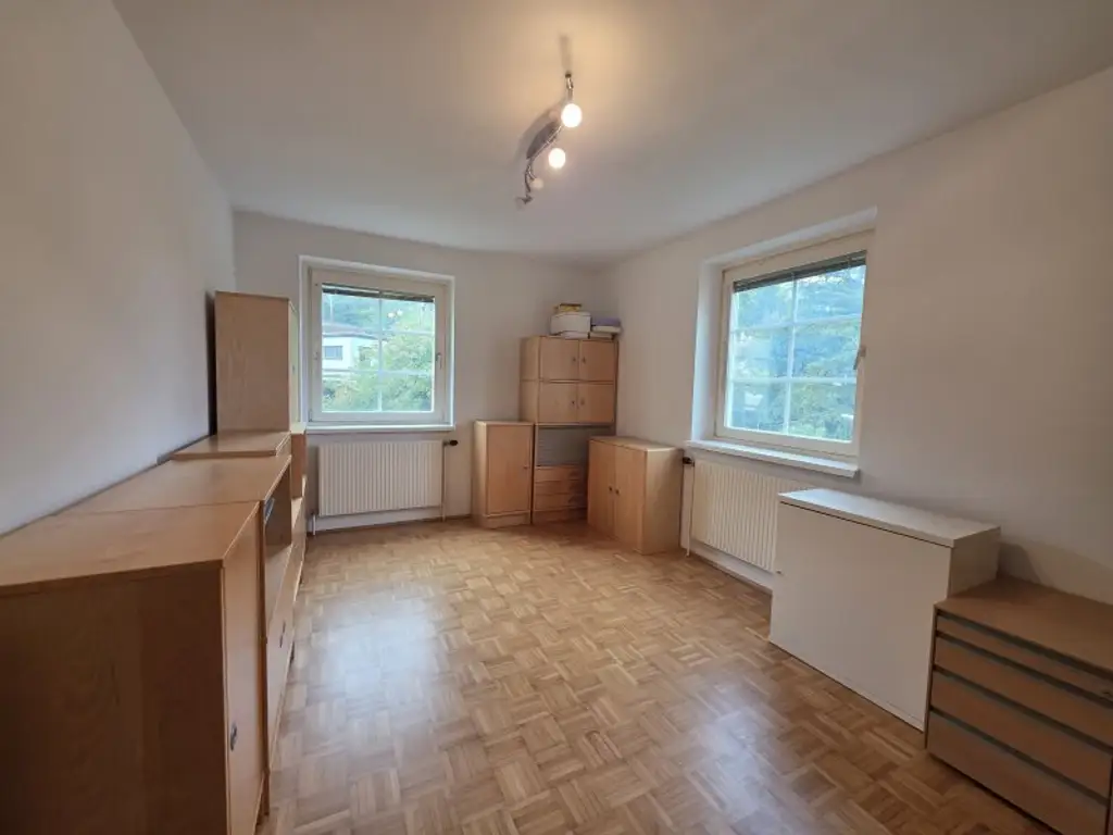 Charmante 3-Zimmer-Wohnung in Grün- Ruhelage - gepflegt und bezugsbereit