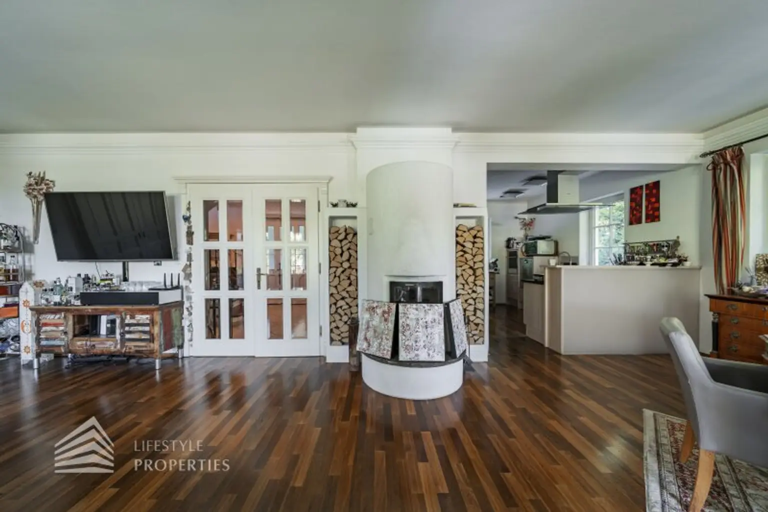 Wunderschöne Villa mit Pool und weitläufigem Grundstück, Nähe Pressbaum