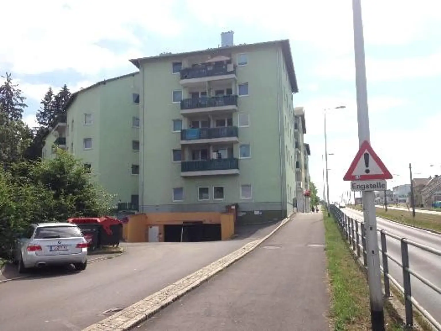 Einzimmerwohnung mit  Küche und Tiefgarage - Welser Straße 9!!!