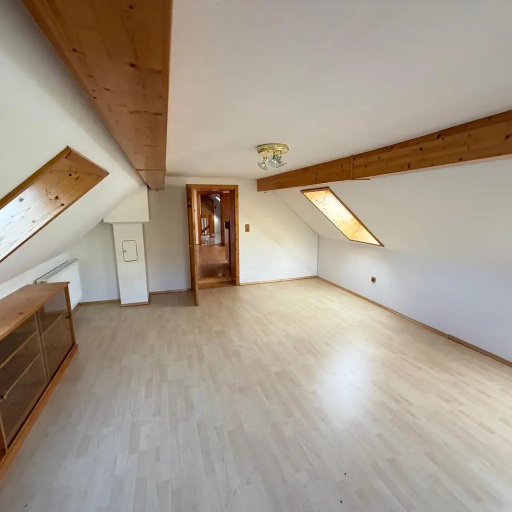 Wohnen in Aussichtslage mitten in der Natur auf  8 Ha. Grund, ehemalige Hofstelle!