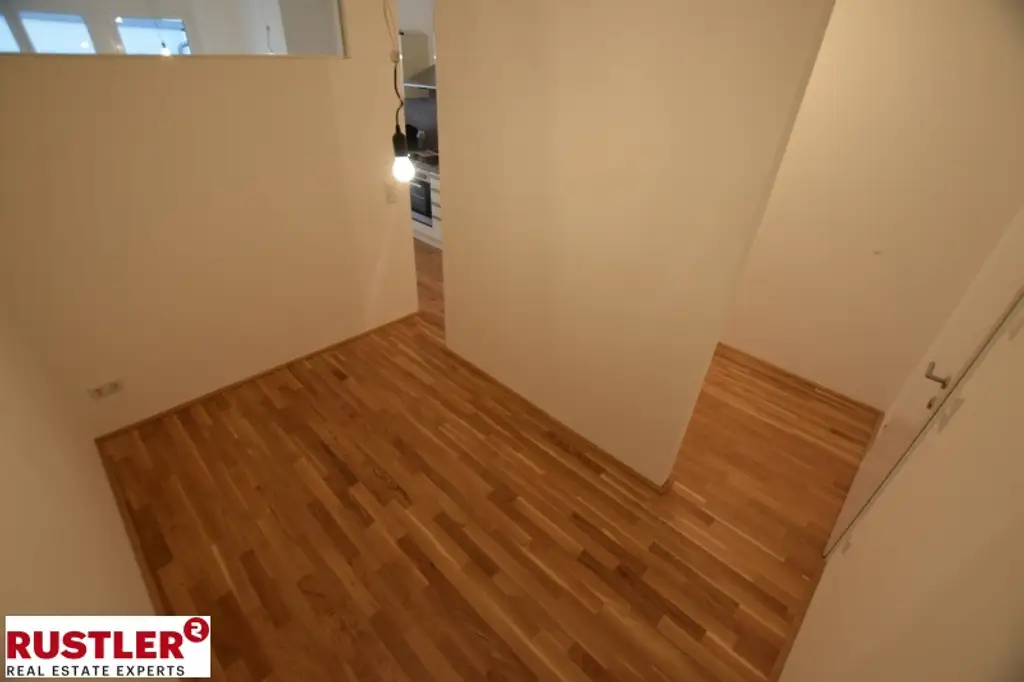AB NOVEMBER VERFÜGBAR- HELLE 1,5-ZIMMERWOHNUNG AN DER U2!