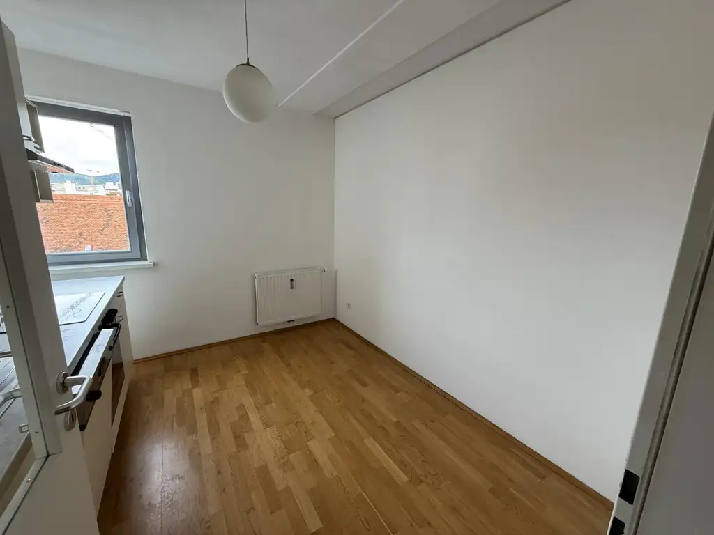 ZENTRALE LAGE! 2er WG taugliche Altbau Wohnung ++Videorundgang++