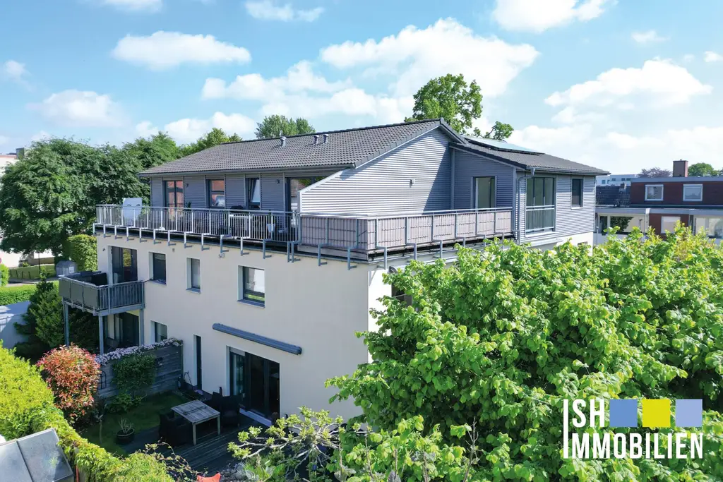 Junge 2-Zimmer-Eigentumswohnung mit sonniger Dachterrasse in Wedel / SH