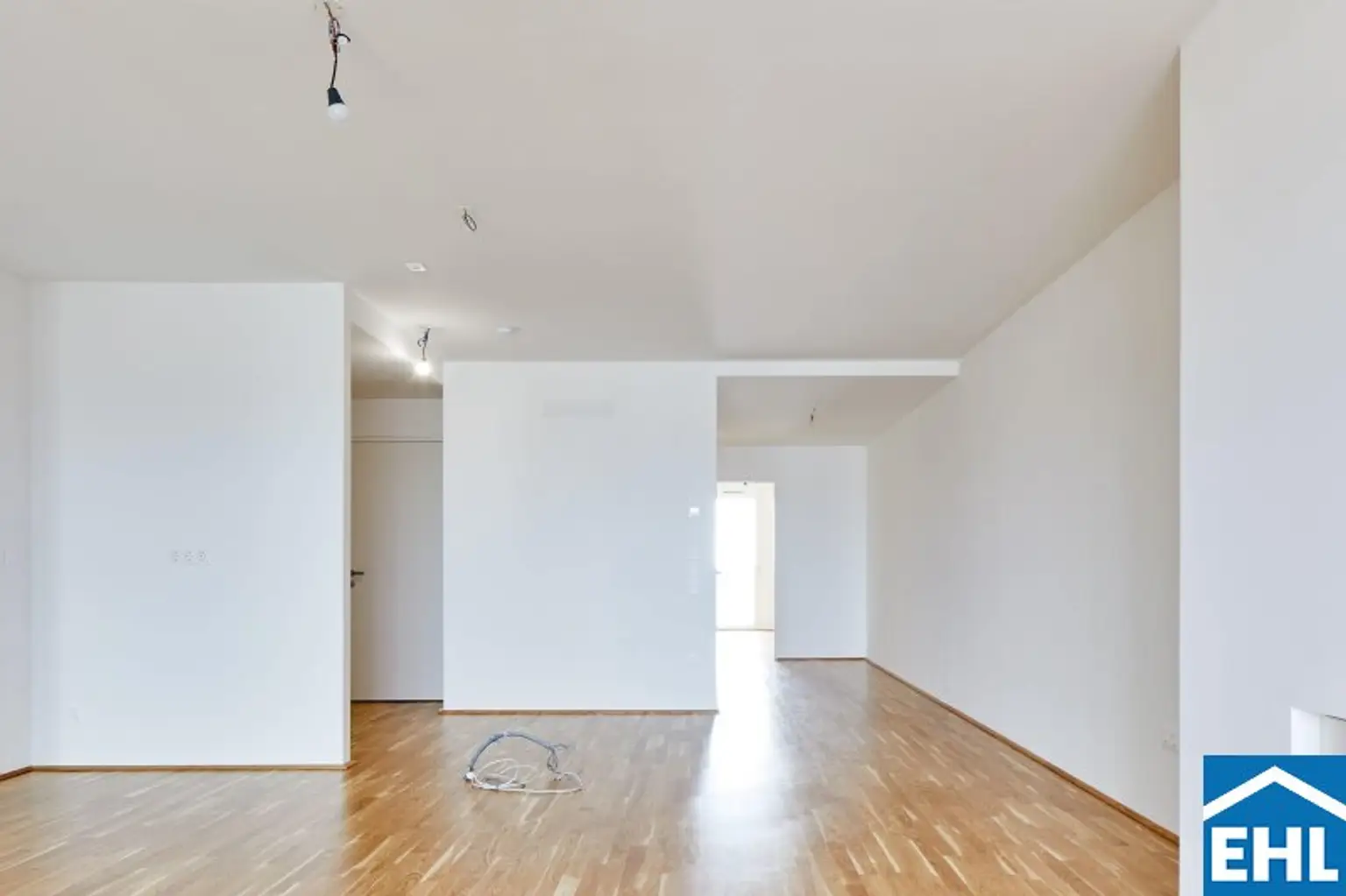 Sonnenterrasse trifft Raumkomfort – Wohnen im Grünen mit Weitblick