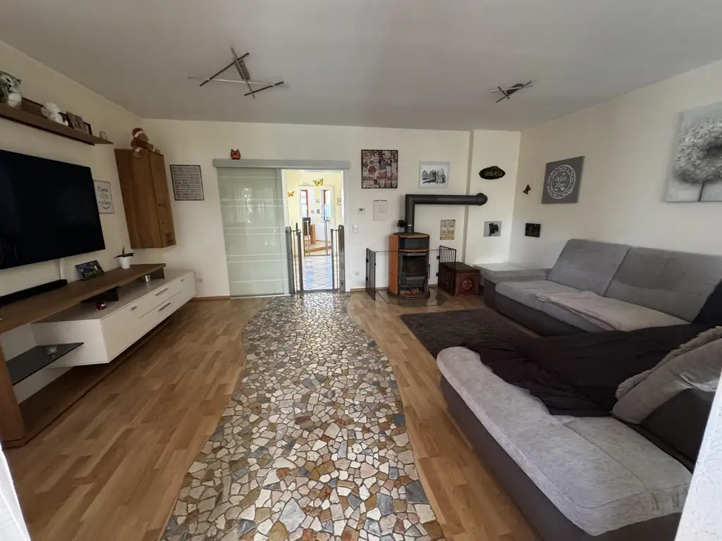 Ein ZUHAUSE zum Verlieben! Doppelhaushälfte mit Pooloase und ausgezeichneter Infrastruktur