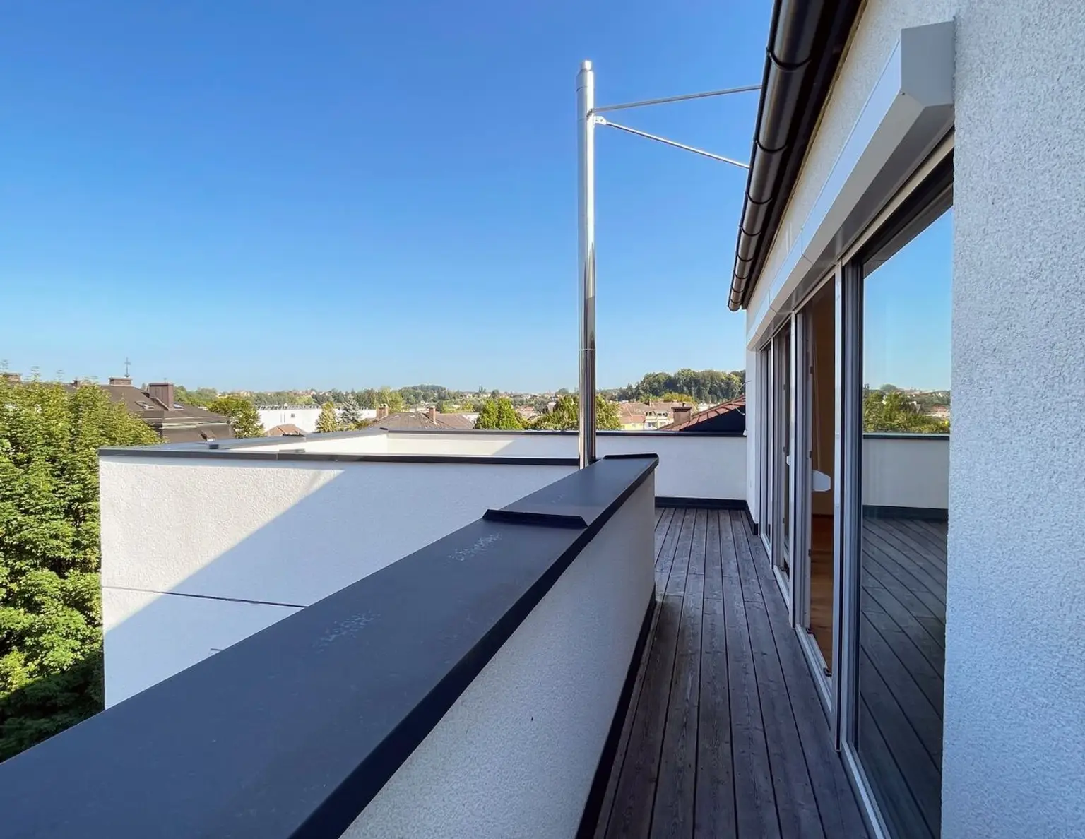Elegante Dachgeschosswohnung mit großzügiger Terrasse!
