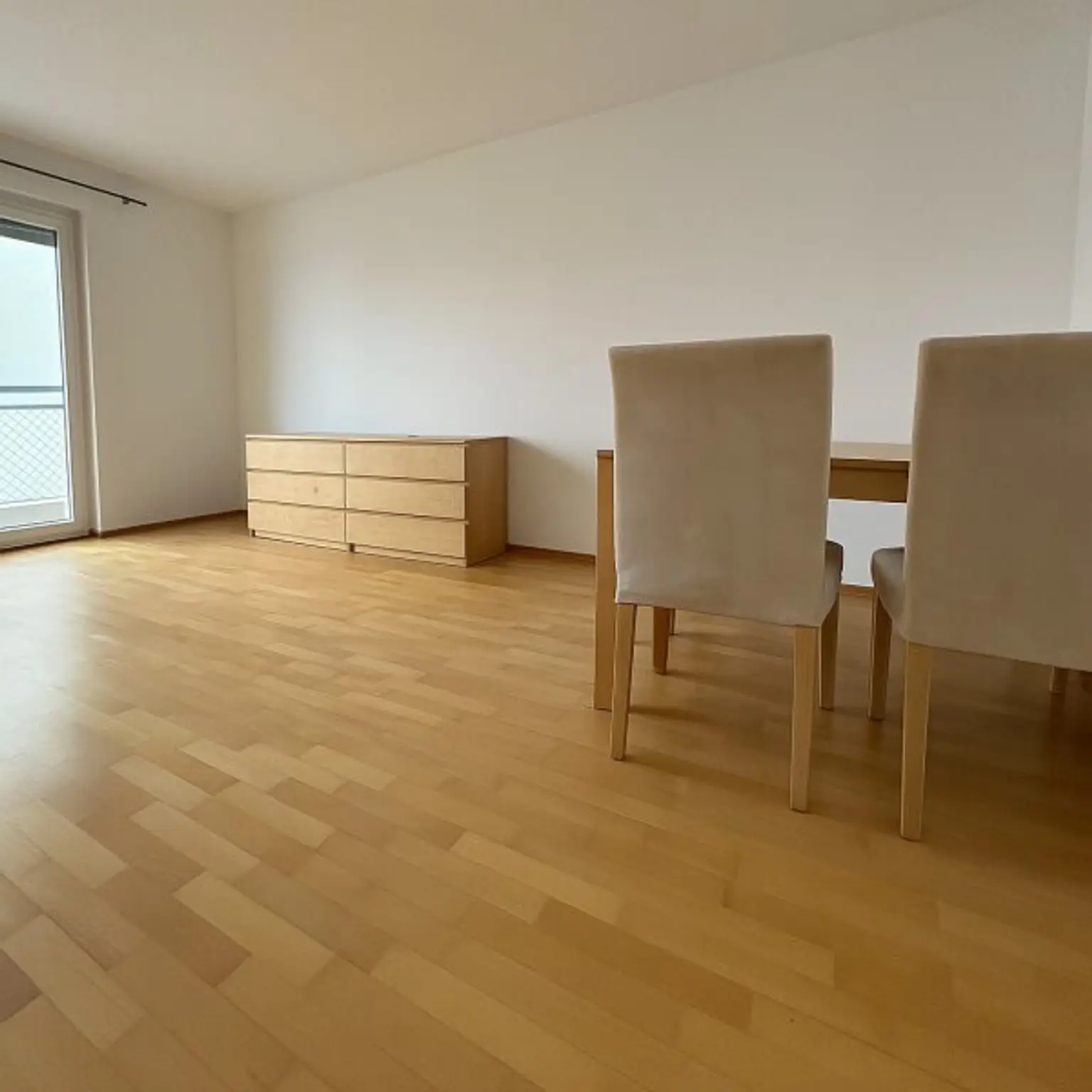 Charmante 2-Zimmer Wohnung mit zentraler Begehbarkeit in absoluter Ruhelage!