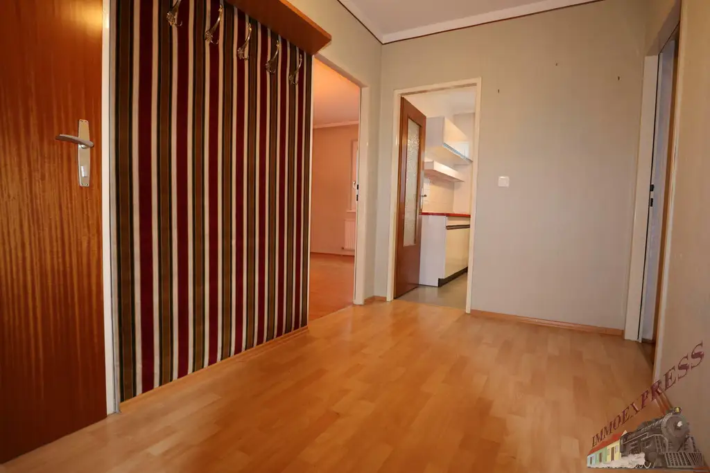 Attraktive 2-Zimmer-Wohnung Potential – ca. 60 m² Wohnfläche + Garage