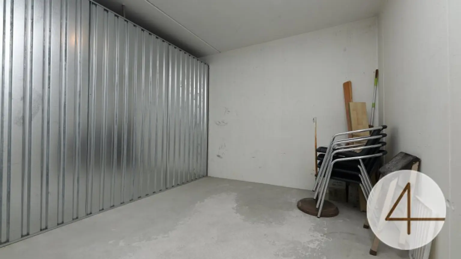 Dachgeschosswohnung mit Balkon in ruhiger aber zentraler Lage! Bahnhofsnähe