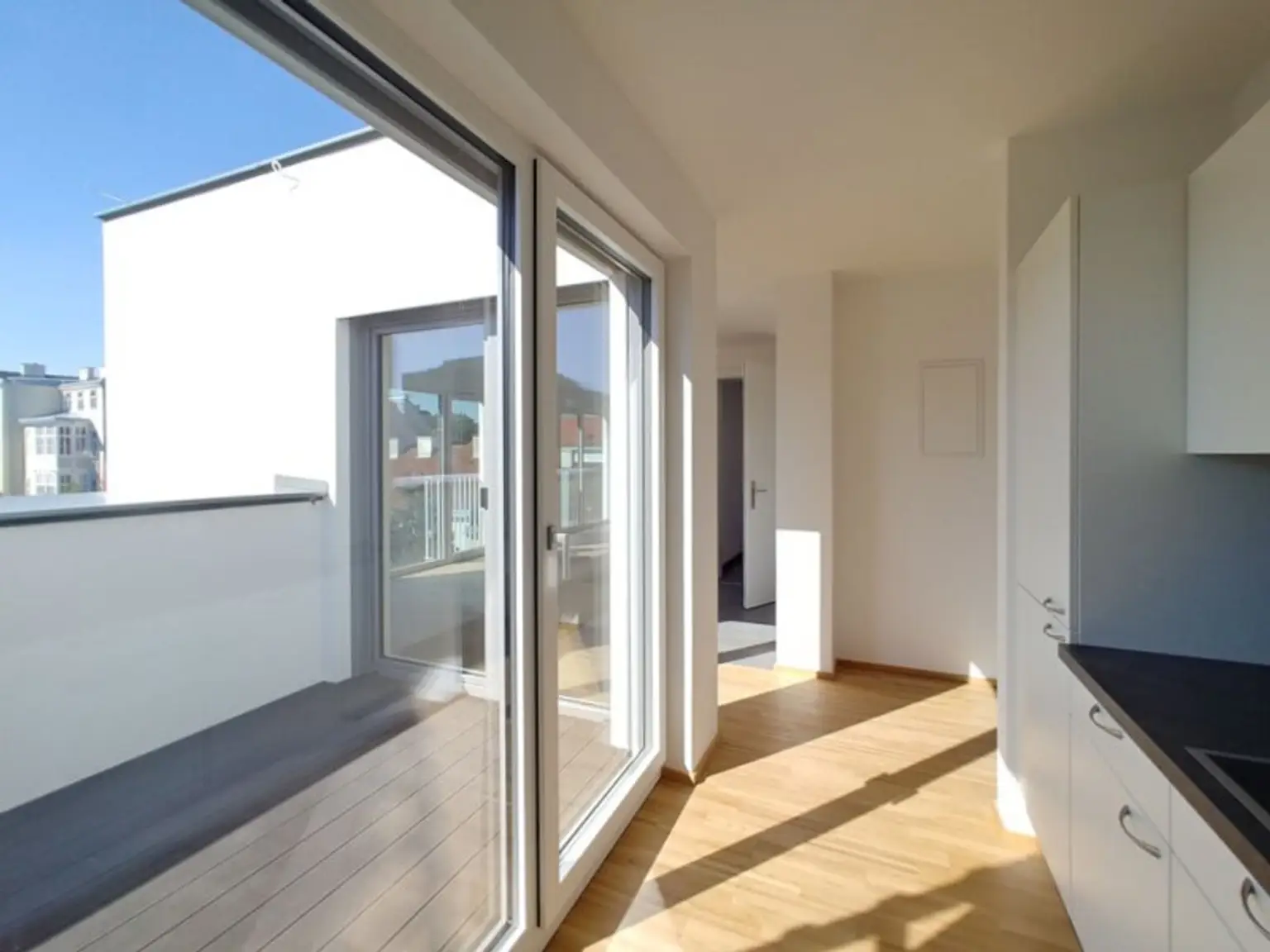 Hochwertige DG-Wohnung mit 3 Terrassen in der Staudgasse