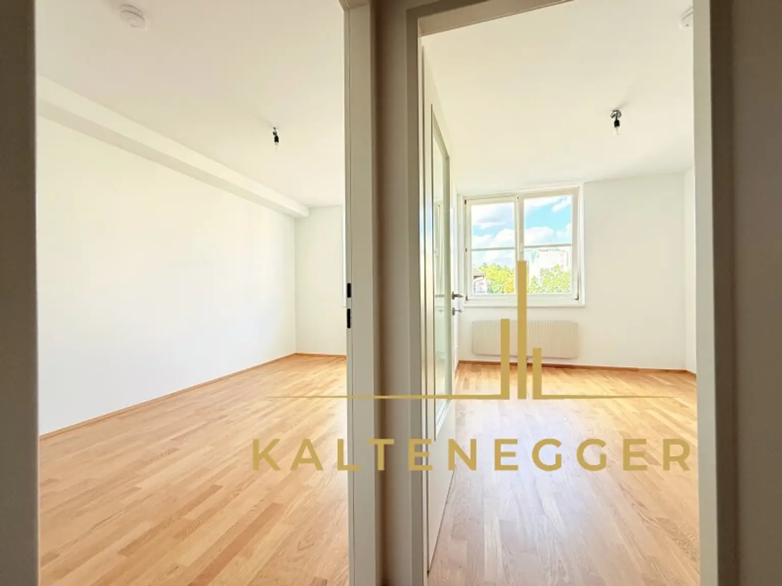 Helle 4-Zimmer-Wohnung ++ ca. 95 m² ++ modern saniert ++ 2. Stock