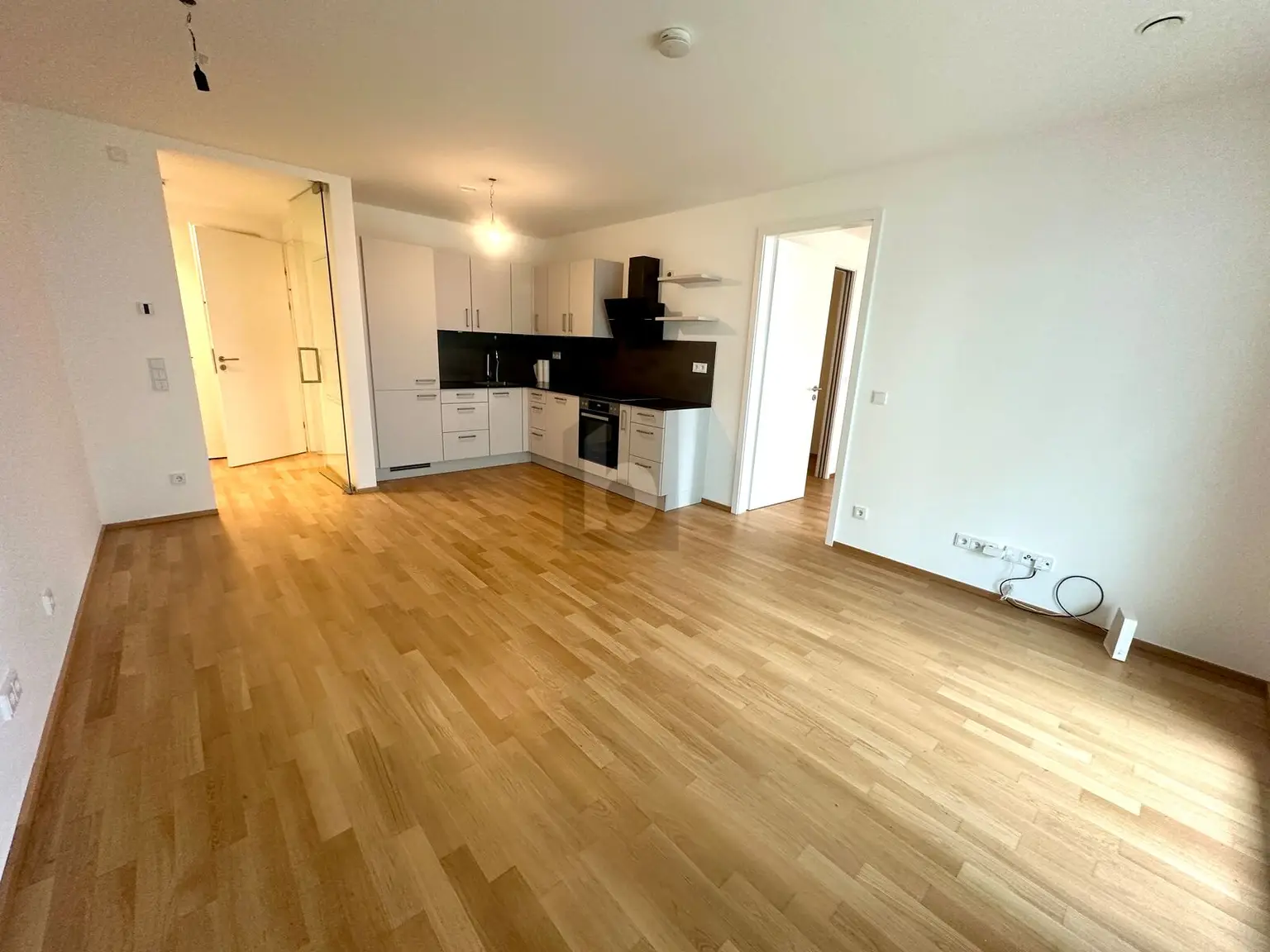 MODERNER WOHNTRAUM MIT LOGGIA