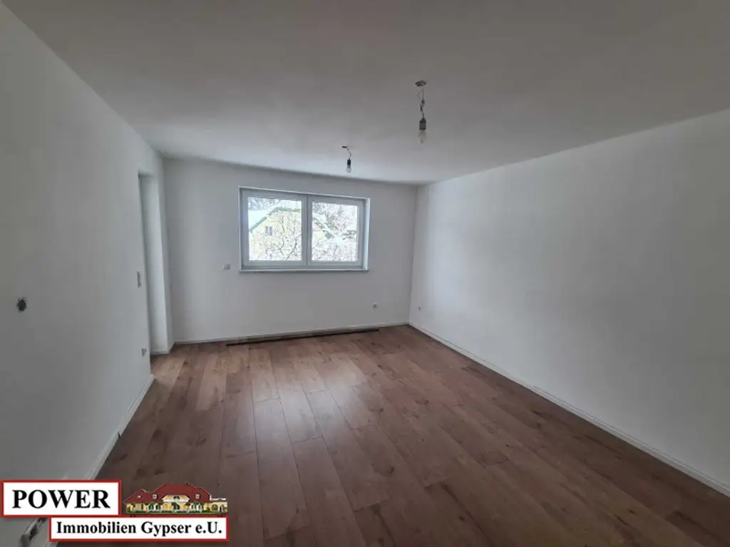 Doppelhaushälfte der besonderen Art Erstbezug !!