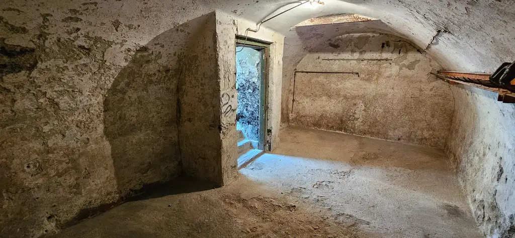 Rarität! Gelegenheit in der Villacher Altstadt. Die Liegenschaft "Altwaren Duhs" steht zum Verkauf