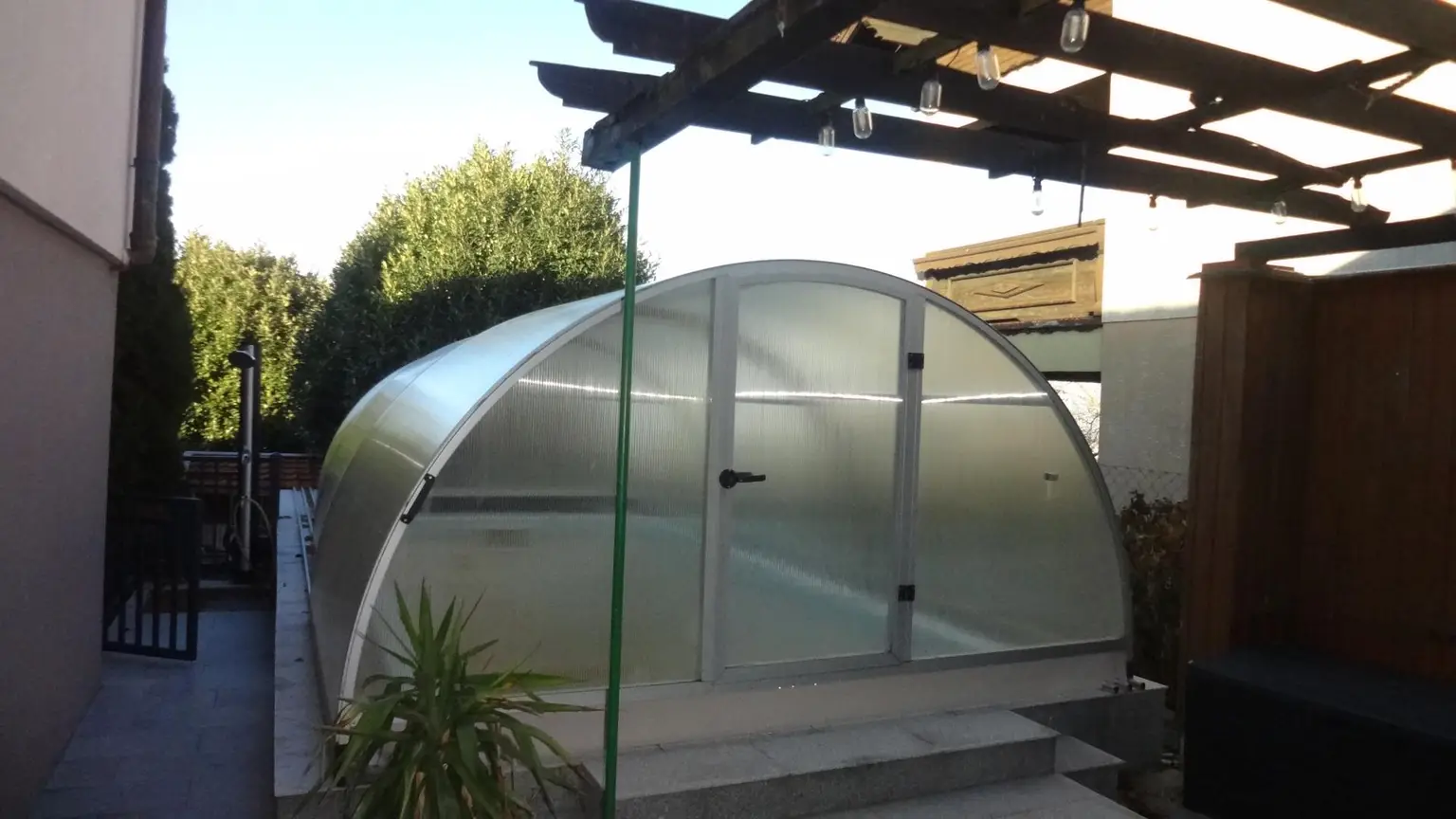 Pool  mit Überdachung