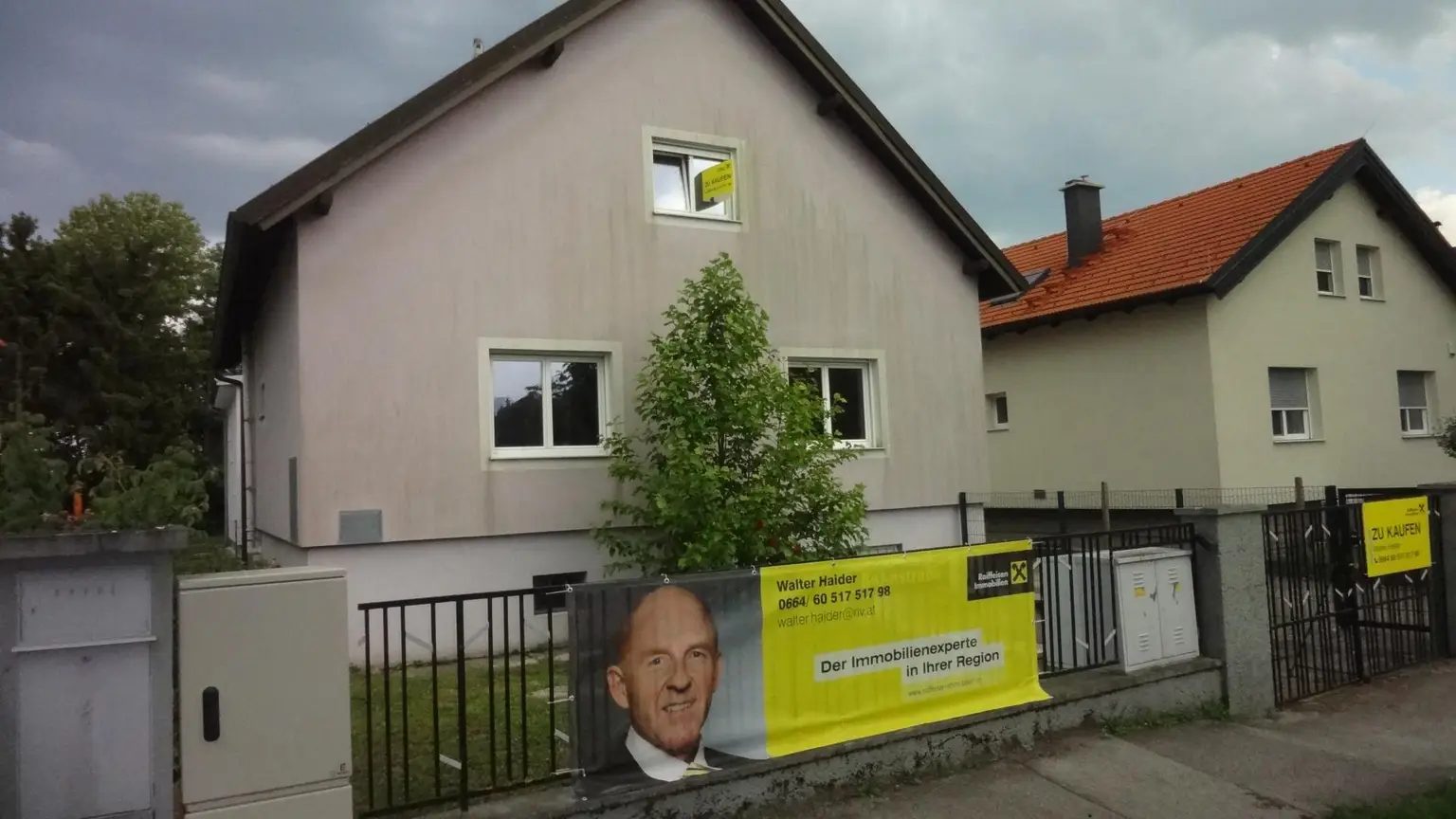 * Gelegenheit *  Einfamilienhaus mit viel Wohnfläche, Keller und Garten!