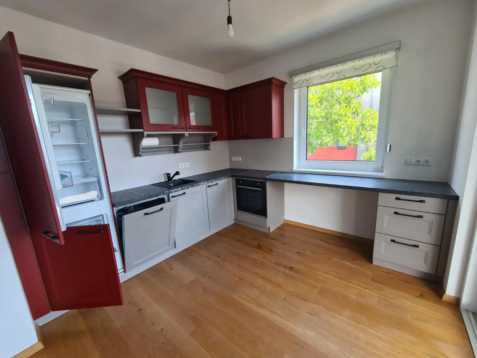 Neuwertige, wunderschöne 3-Zimmer-Wohnung mit großen Süd-Balkon
