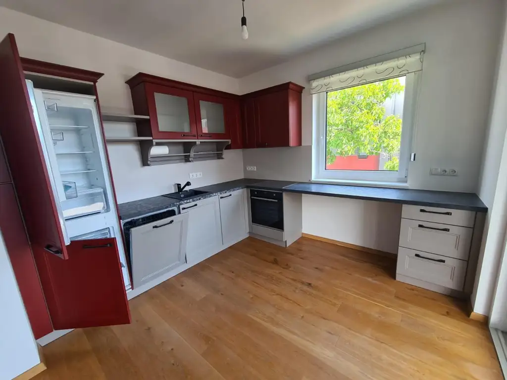 Neuwertige, wunderschöne 3-Zimmer-Wohnung mit großen Süd-Balkon