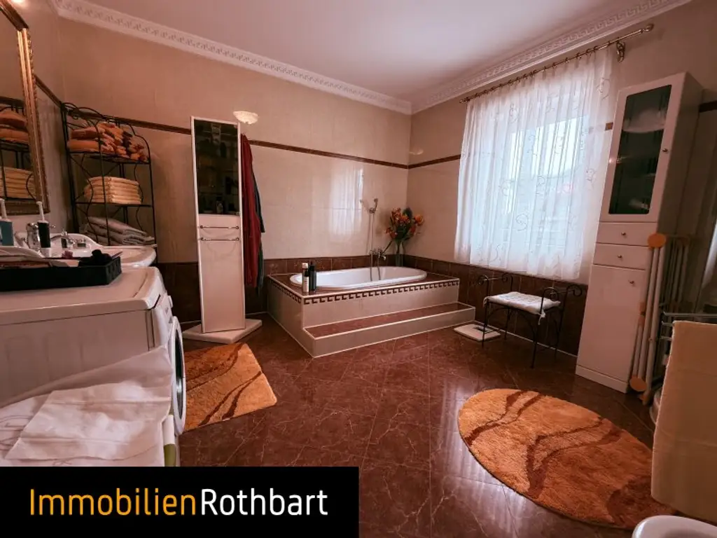 Wohnhaus mit Doppelgarage in bester Lage von St. Lorenzen!