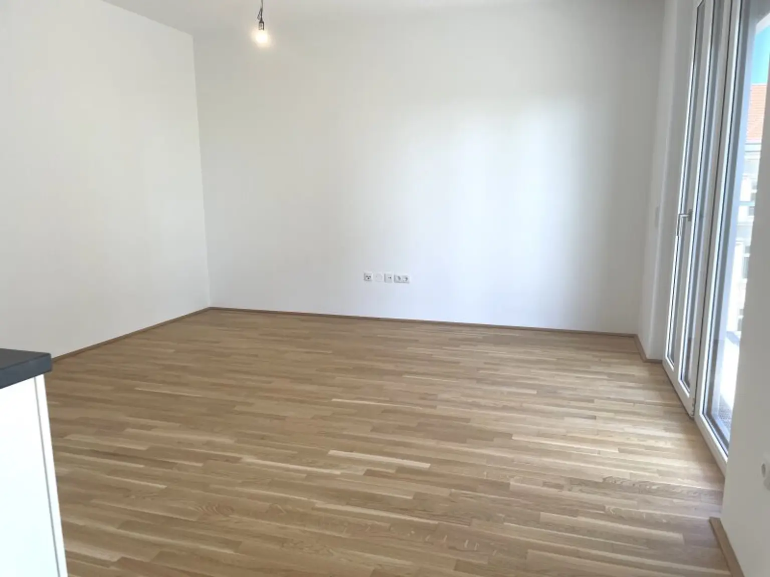 Wunderbare 2-Zimmer Wohnung in ruhiger Lage mit Blick über die Skyline! Ab 01.11