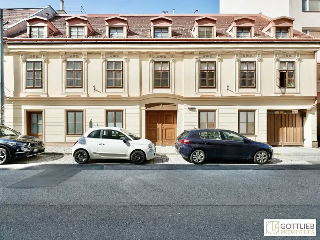 Bestlage beim Hamerlingplatz! Lichtdurchflutete 3-Zimmer-Altbau-Wohnung in saniertem Vorstadthaus inklusive zwei Garagenplätze