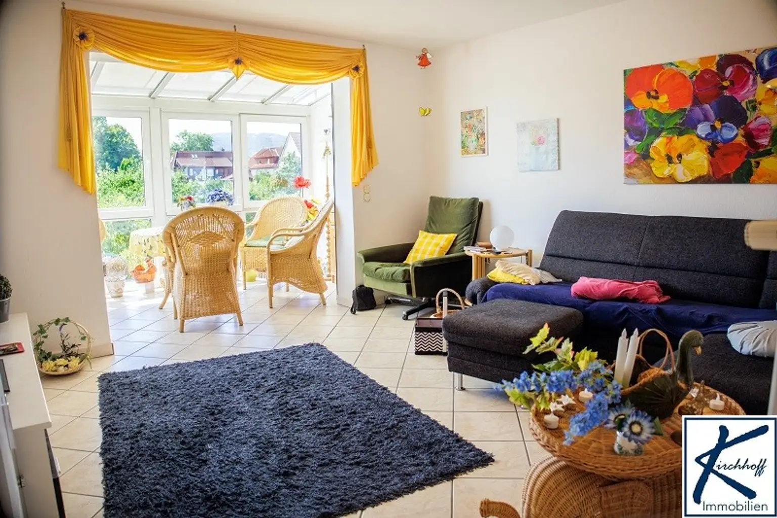 Schlafzimmer mit angrenzendem Wintergarten im OG