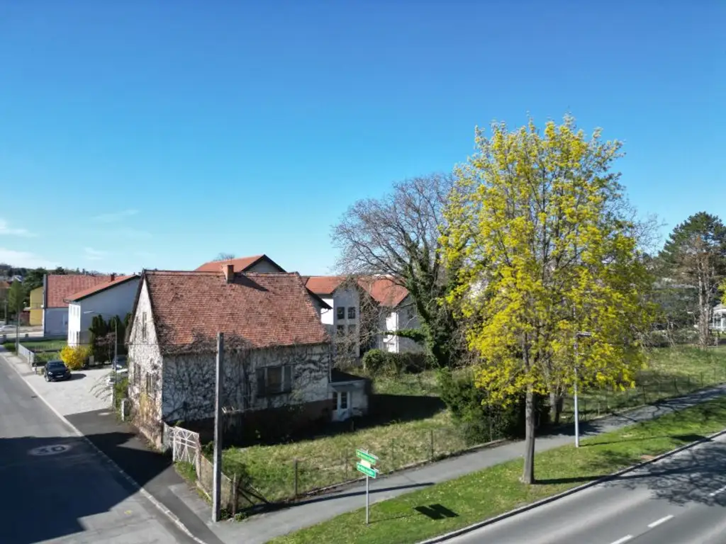 +++ Haus mit großem Grundstück in zentraler Lage von Oberpullendorf+++
