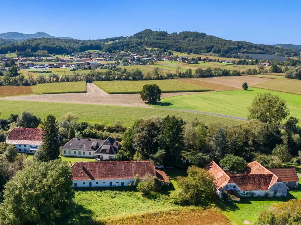 Feldbach - Historisches Mühlen Anwesen mit 22ha Feldern und Wald | Feldbach – Historic Mill Estate with 22ha extensive grounds