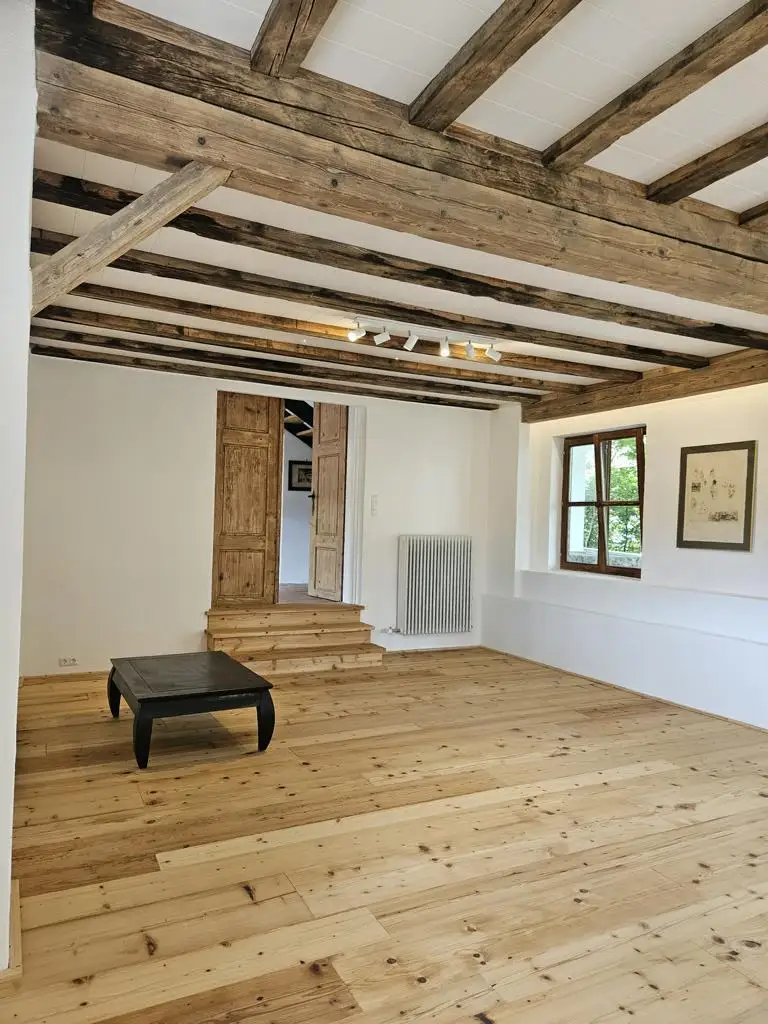 Künstlerhaus in Seenähe – Wohnen mit Geschichte und Seele