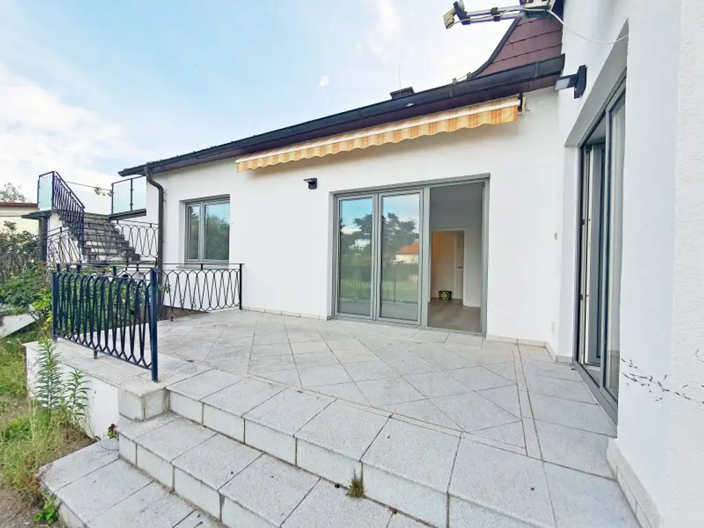 ++TOP++ Seltene Gelegenheit!  Charmantes Einfamilienhaus auf 898 m2 Grundstück - großer Garten!  Sehr ruhig und ZENTRAL gelegen mit eigene Garage!  TOP Anlage +++