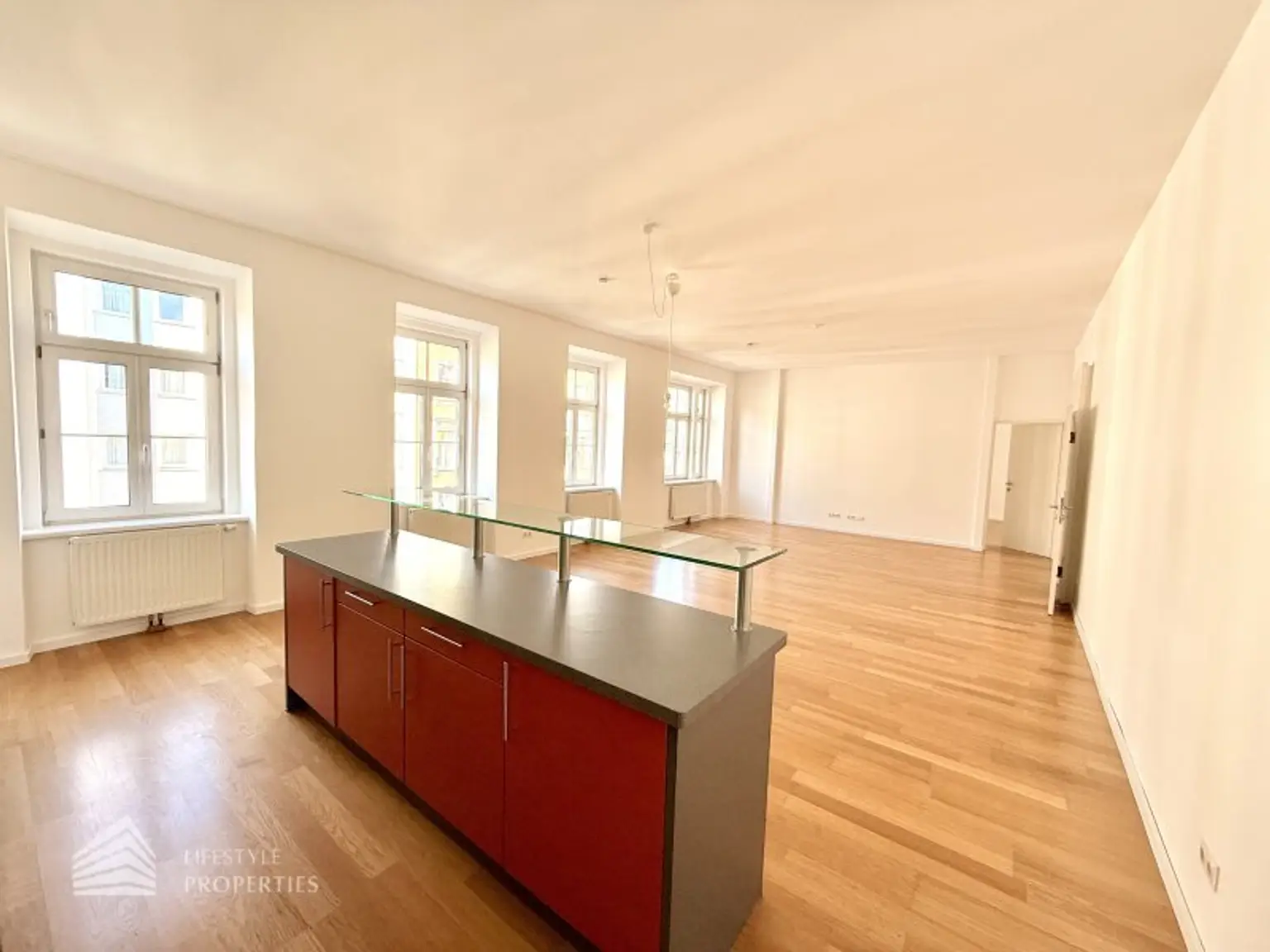 Helle 3 - Zimmer Wohnung, unbefristet, Nähe Theresianum