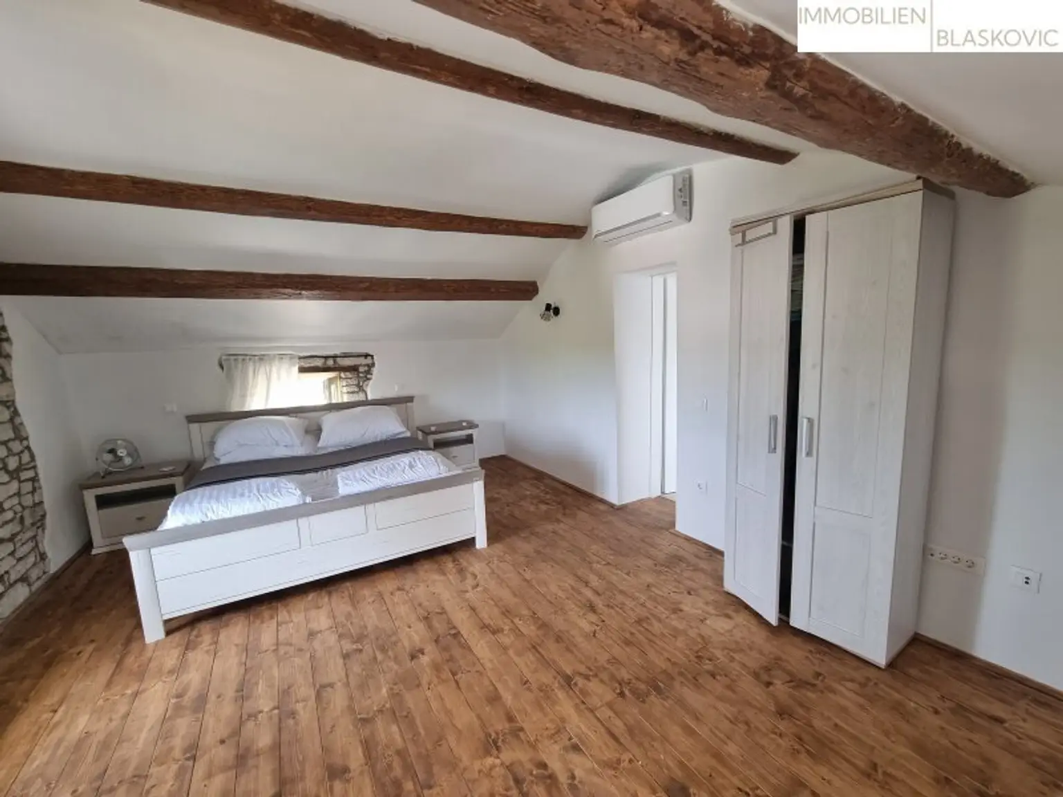 Juwel - Restauriertes Steinhaus mit Pool und Meerblick
