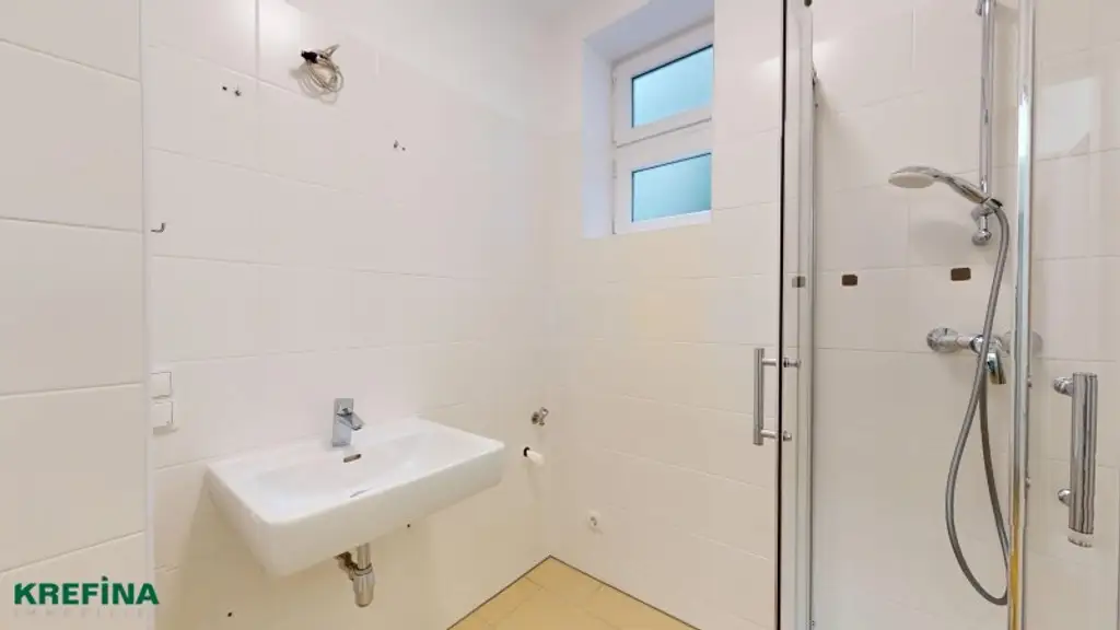 Gerlgasse: Hübsche Kleinwohnung, die um eine Loggia und einen Gartenfläche erweitert wird