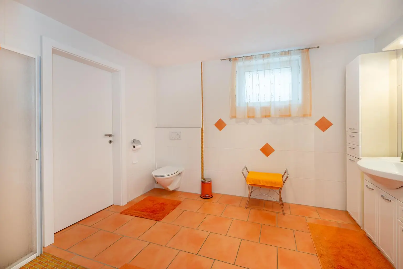 WC   KG