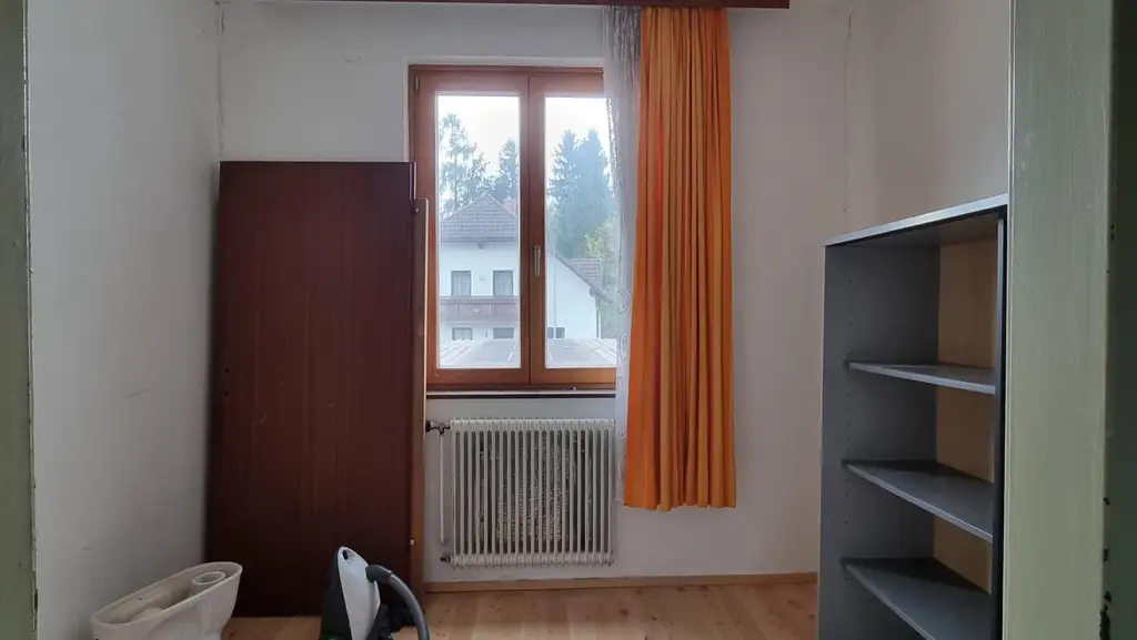 Grundstück mit alter Gärtnerei und Altbestand
