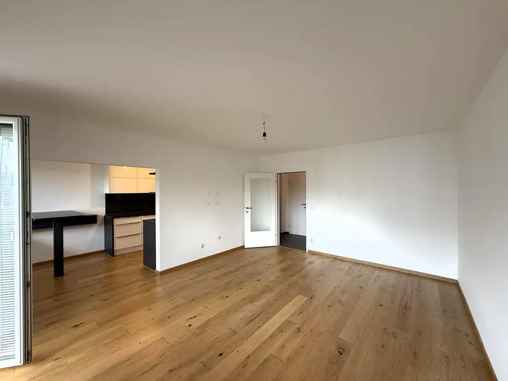 Moderne 2-Zimmer-Eigentumswohnung mit Loggia in absoluter Ruhelage // Modern 2-room condominium with loggia in an absolutely quiet location //