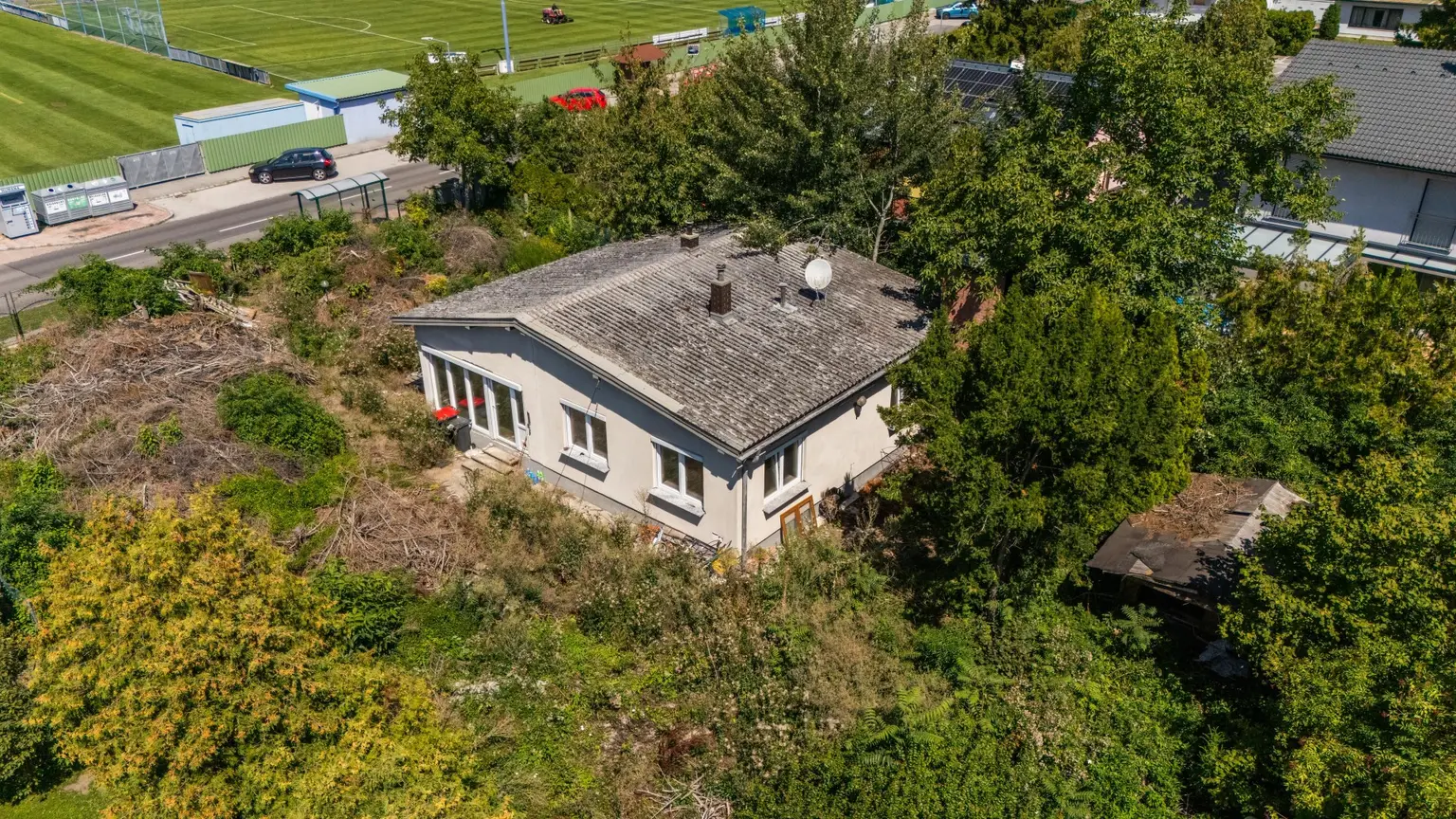 "SANIERUNGSPROJEKT MIT VIEL POTENZIAL | ca. 1.085 m² Grundstücksfläche | Ruhelage in Mitterndorf an der Fischa"